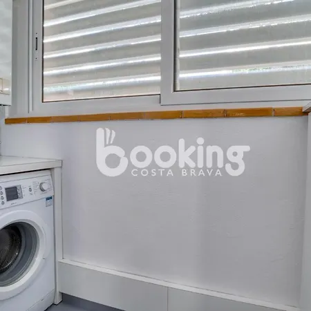 Apartamento Petunias Apartament Per 6 Persones Amb Piscina Comunitaria A Politur, A 10 Minuts De Cala Rovira Platja d'Aro (Playa de Aro)